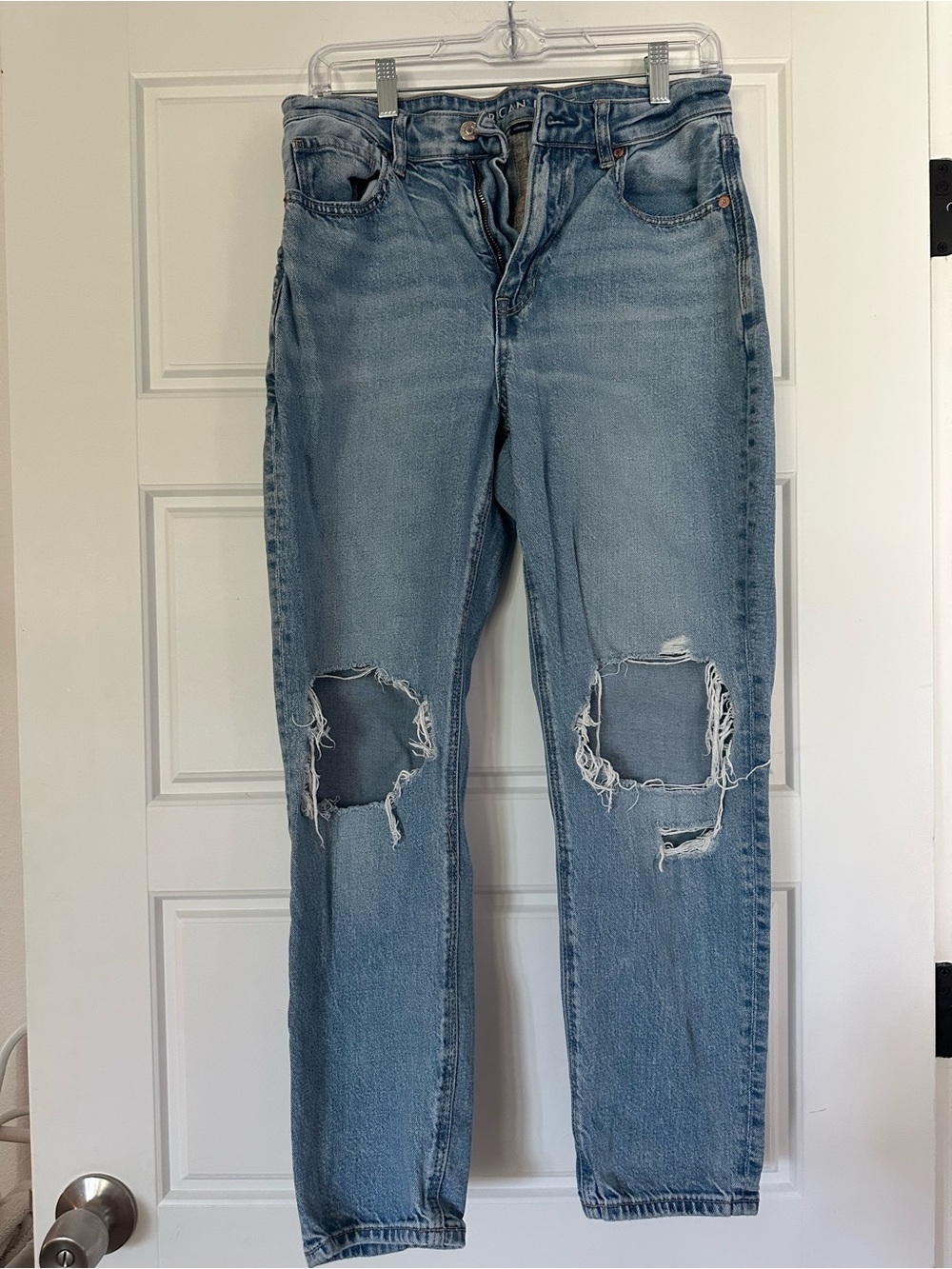 American Eagle Outfitters Light Wash Distressed Straight Leg Jeans